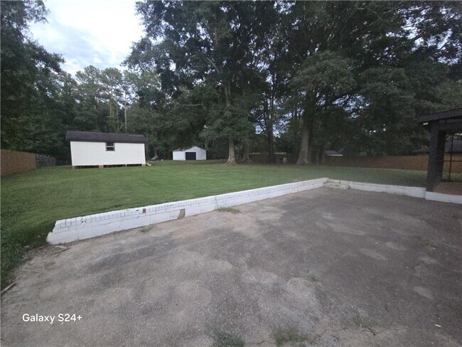 Building Photo - 1670 Christian Cir SE