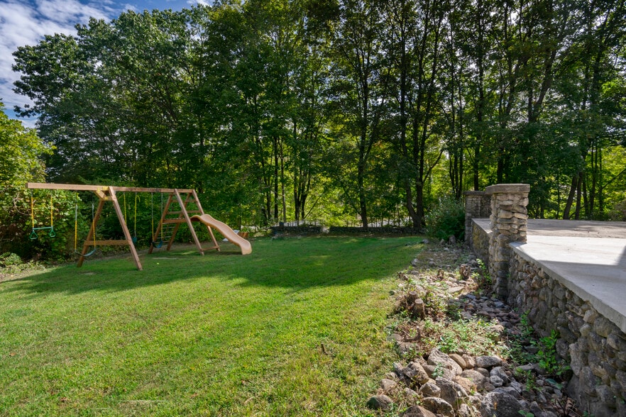 Building Photo - 71 New Boston Rd