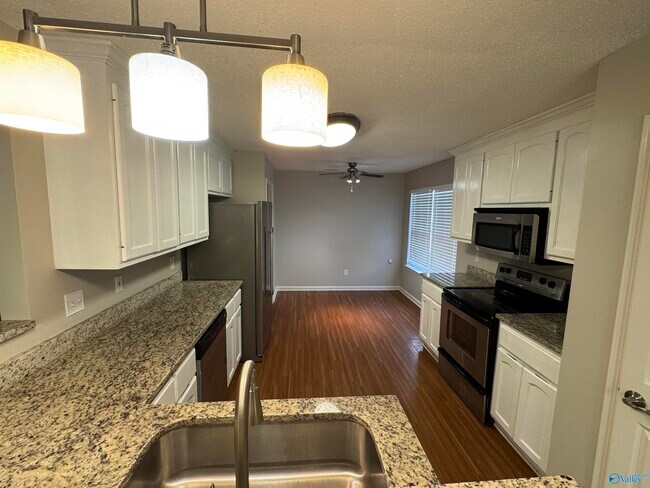 Building Photo - 403 Barrington Hills Dr