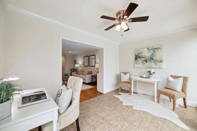 Building Photo - 6595 Bayou Glen Rd