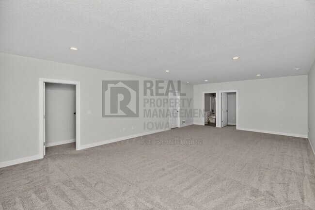 Building Photo - 6810 Bright St