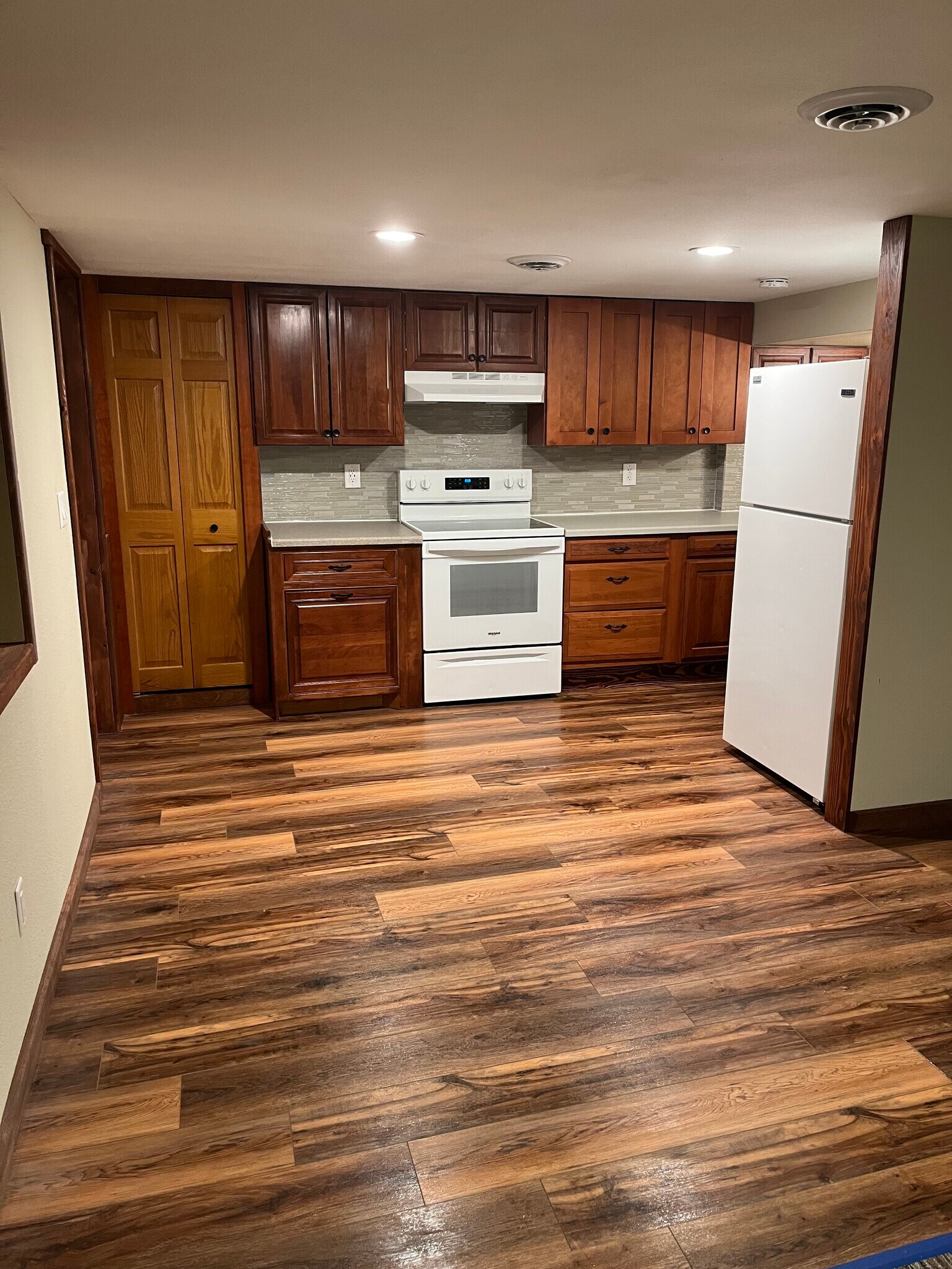 Building Photo - 208 4th St