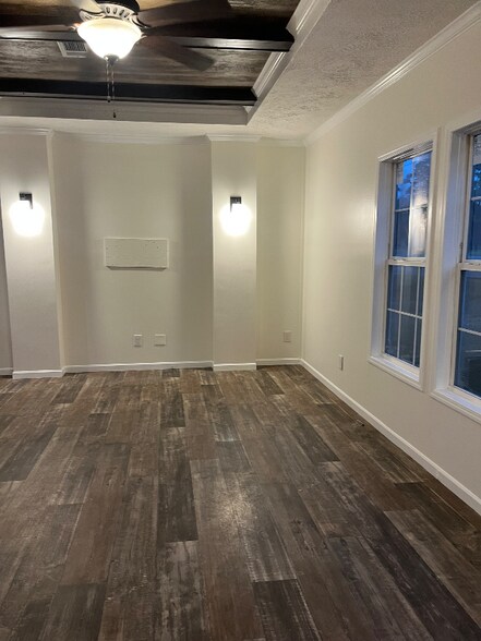 Building Photo - 2215 LA-134