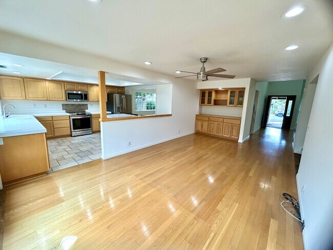 Building Photo - Beautiful 4 Bedroom/3 Bath Home with Bonus Room in Cypress, CA.   SOLAR Installed!