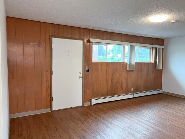 Building Photo - 4300 E 6th Ave