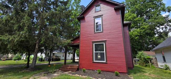 Building Photo - 1523 Graham Rd