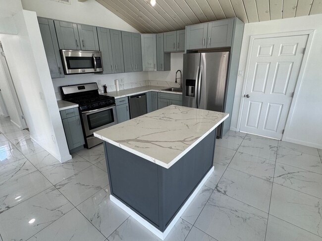Building Photo - 4 bedroom in El Cajon