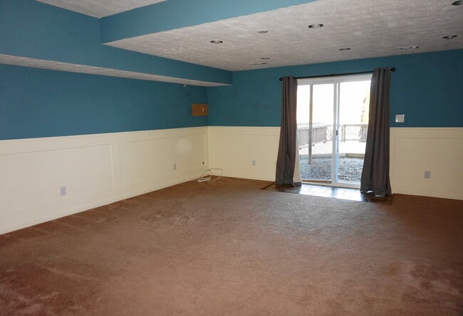 Building Photo - Charming 3Bed/2.5 Bath in Nottingham!