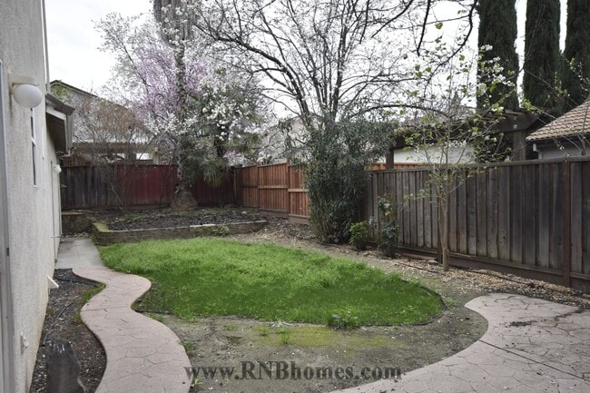 Building Photo - 6405 Mendez Creek Ct