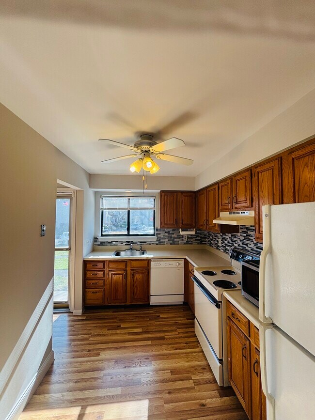 Building Photo - 46 Lance Cir