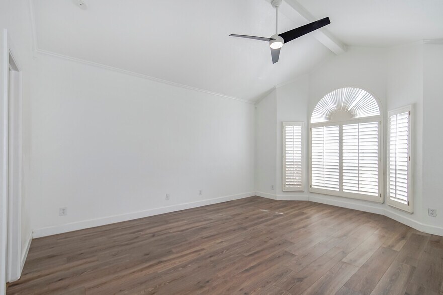 Building Photo - 918 Bella Cumbre Dr