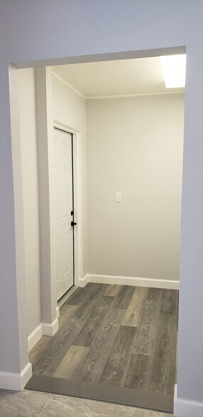 Building Photo - 5122 Lady Slipper Ave