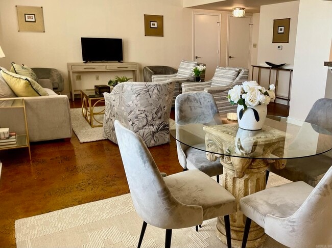 Building Photo - 523 S Louisiana St