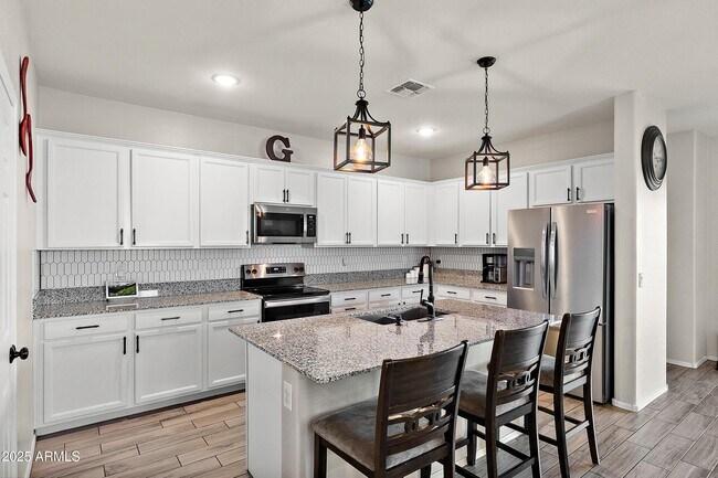 Building Photo - 242 Pacific Dr