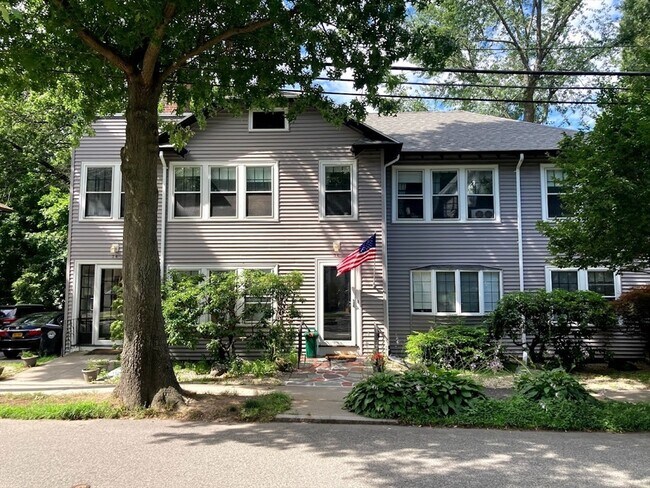 Primary Photo - 36 Beaconsfield Rd