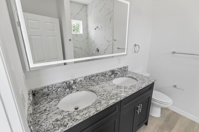 Building Photo - 31 Louvet Ln