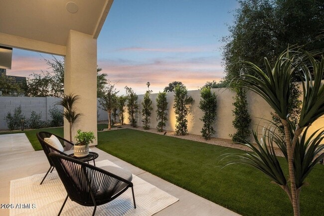 Building Photo - 6330 N 10th Dr