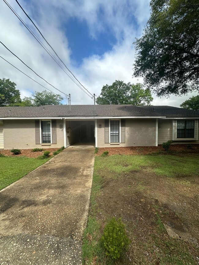 Building Photo - 113 Cedar Ct