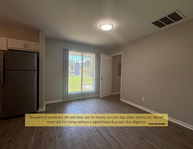 Building Photo - 1118 Soria St