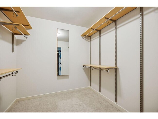 Building Photo - 4016 Kipling Ave