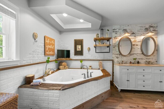 Building Photo - 174 Grove School Rd