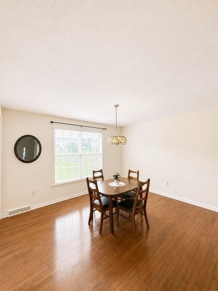 Building Photo - 10551 Cherry Grove Ct