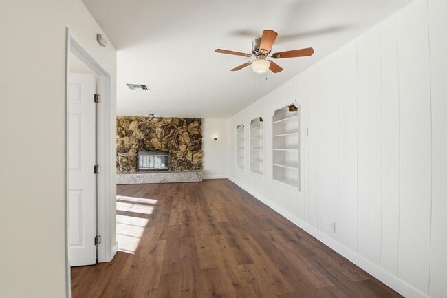 Building Photo - 6539 Petit Ave