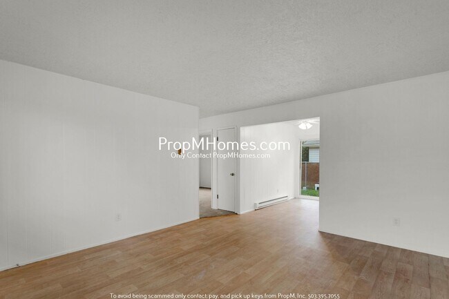 Building Photo - Updated Two Bedroom Unit in the Heart of Oregon City - NEW PHOTOS
