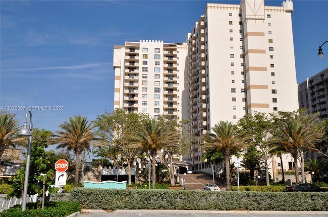 Building Photo - 1865 S Ocean Dr
