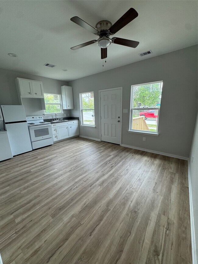 Building Photo - 103 Lincoln Cedars Dr