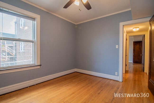 Building Photo - 5844 N Artesian Ave