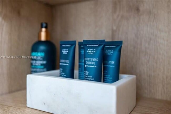 Building Photo - 3255 NE 184th St