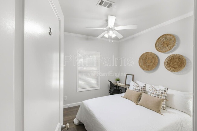 Building Photo - 1521 Preston St S