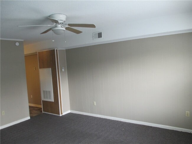 Building Photo - 401 Greenville St