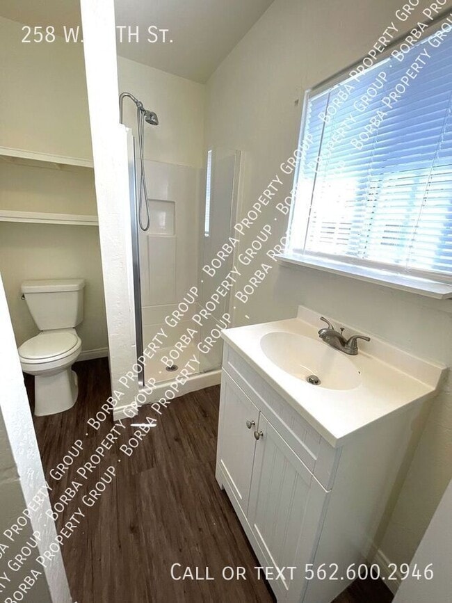 Building Photo - 258 W 11th St