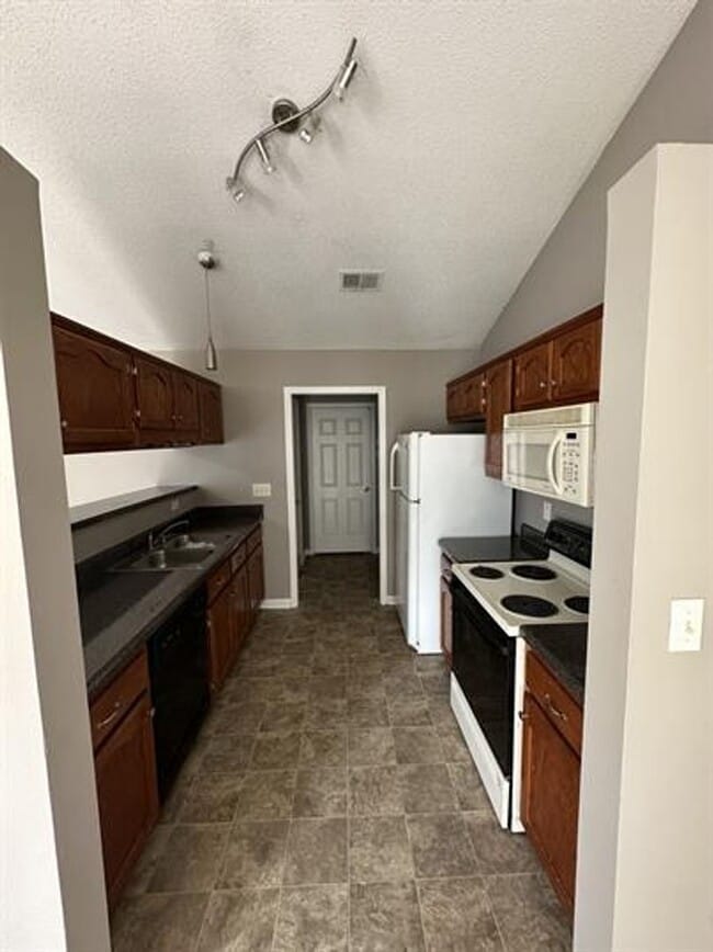 Building Photo - Charming 3-Bedroom Home in Cordova – Styli...