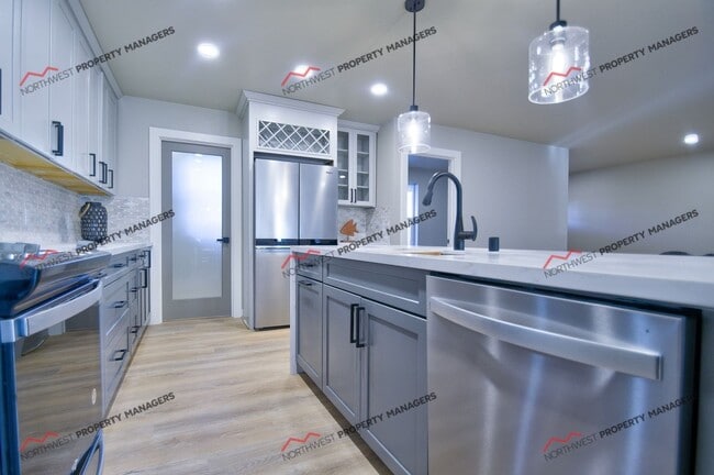 Building Photo - STATUS: AVAILABLE  | R288A | $2750