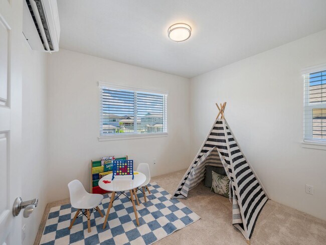 Building Photo - Lehua at Hoopili 4 bedroom 2.5 bath single...