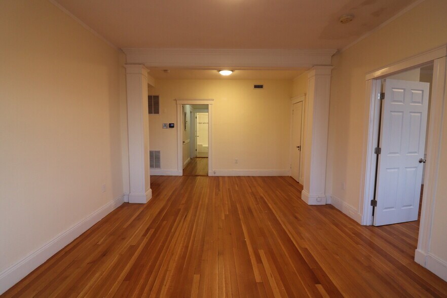 Building Photo - 30 Addington Rd