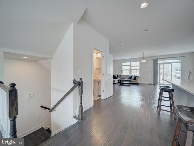 Building Photo - 8832 Englewood Farms Dr