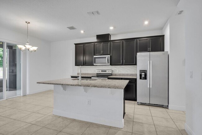 Building Photo - 1351 Merrydale Wy