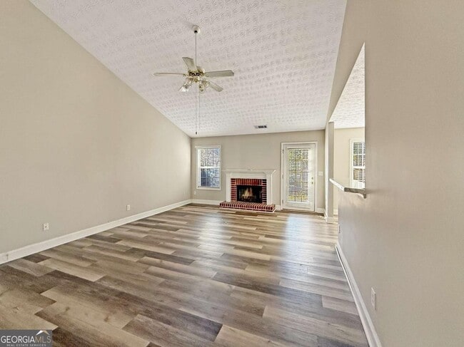 Building Photo - 3028 Express Ln NE