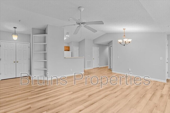 Building Photo - 6113 Hedgecock Cir