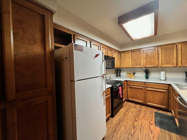 Building Photo - 2702 Juniper Cir