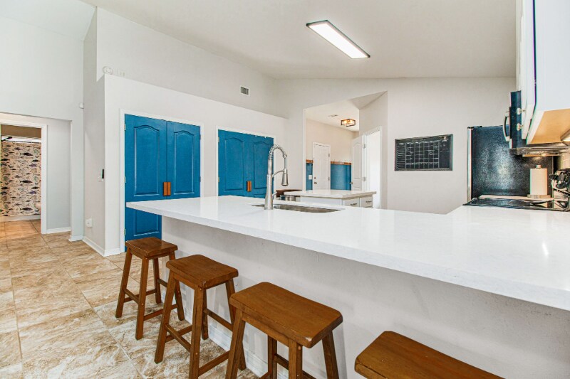 Building Photo - 9720 Brookstone Way
