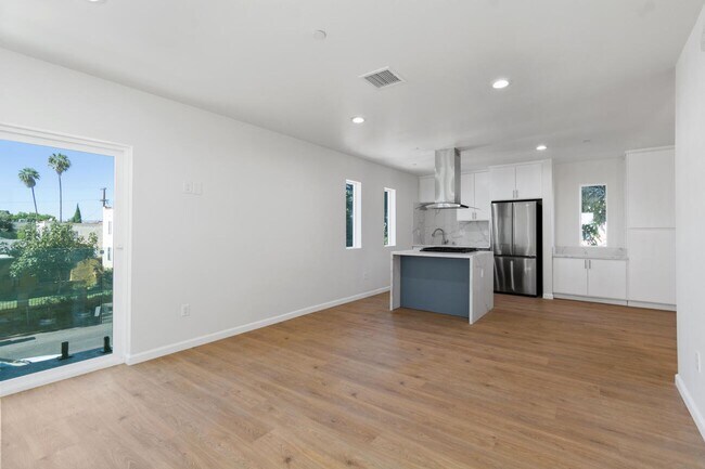 Building Photo - 2638 Virginia Rd
