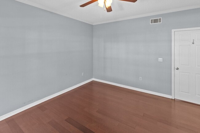Building Photo - Luxurious 1 Bed / 1 Bath Condo in The Link...