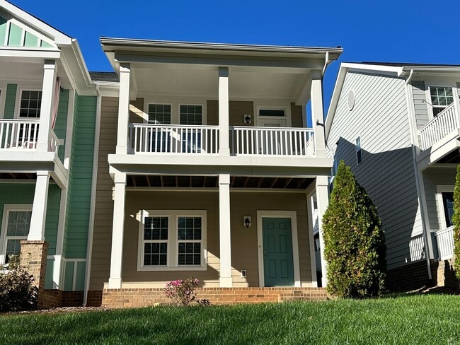 Building Photo - Gorgeous 3 Bedroom Townhome in Eagle Park!