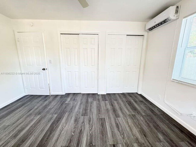 Building Photo - 337 SE 23rd Ave