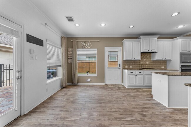 Building Photo - 1615 Noble Pointe Dr